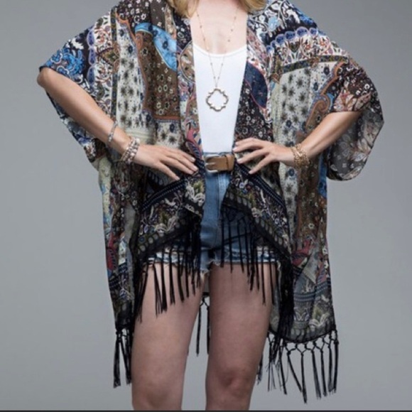Paisley Print Fringe Short Kimono - Picture 6 of 6